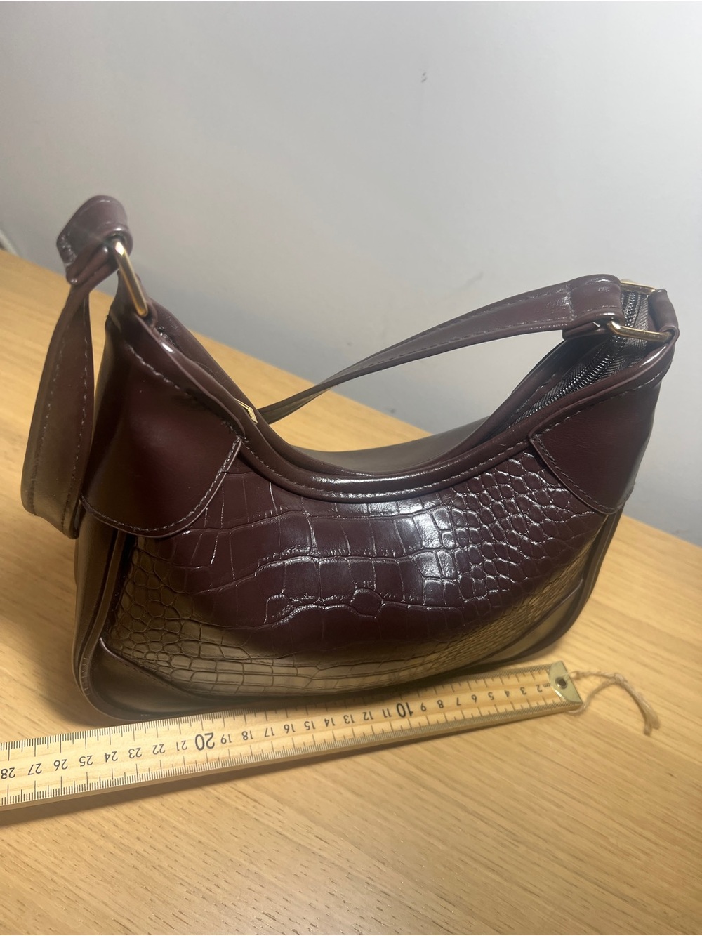 Lily Morgan Croc-Embossed Crescent Hobo Shoulder Bags – Set of 2 (Brown & Red) - Picture 13 of 14